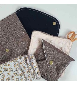 Coffret Valentine Bronze huit accessoires toilette