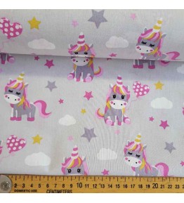 Licornes de petites tailles sur ce tissu