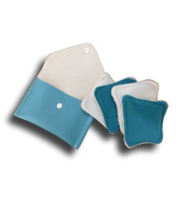 Pochette voyage 4 carrés démaquillant turquoise ouverte