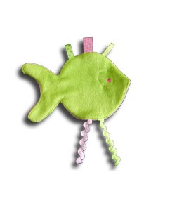 Doudou plat forme poisson rose et vert, face verte